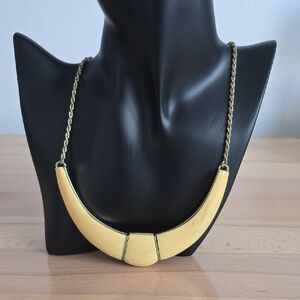 Chic Gold-Toned Necklace